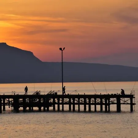 Magusta - Modern 4 Bedroom Ayia Thekla With Pool