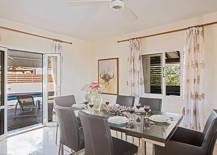 Villa Magusta - Modern 4 Bedroom Ayia Thekla With Pool *