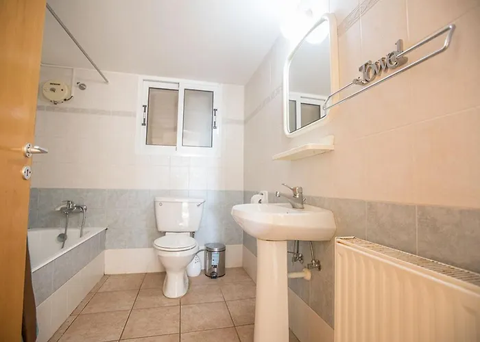 Magusta - Modern 4 Bedroom Ayia Thekla With Pool Ayia Napa