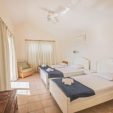 Magusta - Modern 4 Bedroom Ayia Thekla With Pool Agia Napa