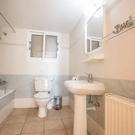 Magusta - Modern 4 Bedroom Ayia Thekla With Pool Ayia Napa