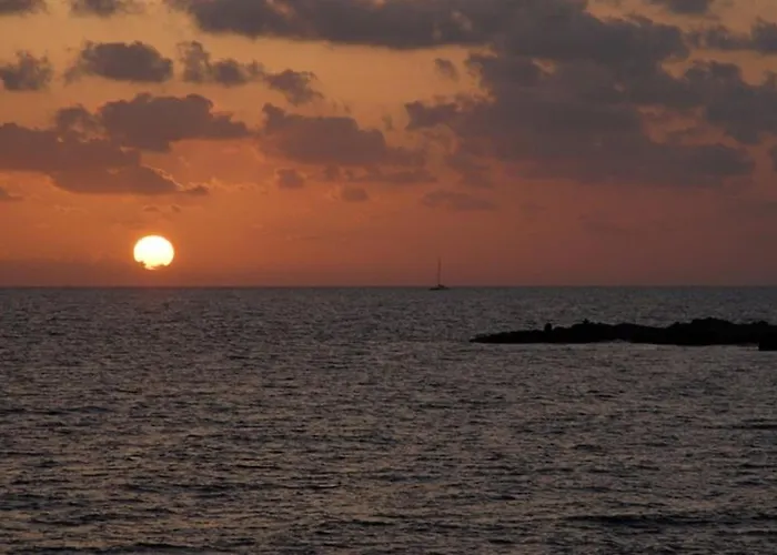 Magusta - Modern 4 Bedroom Ayia Thekla With Pool ヴィラ アヤナパ