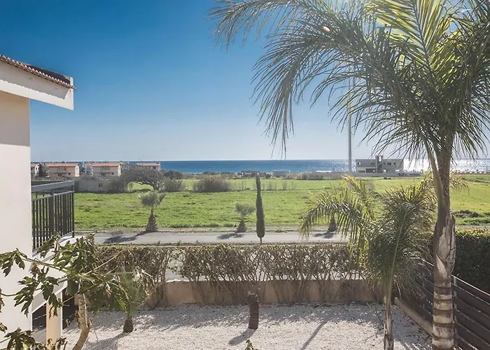 Magusta - Modern 4 Bedroom Ayia Thekla With Pool *